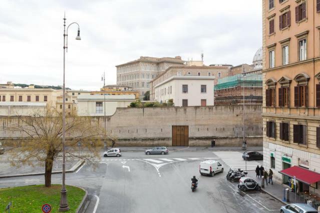Low Cost Apartment In Amazing Position - Casa Vacanze Risorgimento, Rome